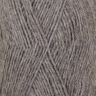 DROPS Flora 04 Mellemgrå (Mix) Indhold: 65% Peruvian Highland Uld, 35% Superfin Alpaca Garngruppe: A (23 - 26 masker) / 4 ply / fingering Vægt/længde: 50 g = ca. 210 meter Anbefalede pinde: 3 mm Strikkefasthed: 10 x 10 cm = 24 m x 32 p Håndvask, max 30°C / Tørres fladt / Kan filtes.