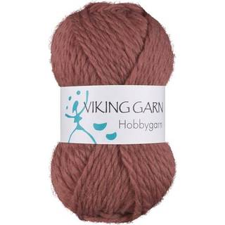 Viking Hobbygarn 953 Rust Indhold: 100% australsk uld Vægt/længde: 50g = ca. 70 meter Anbefalede pinde: 6 mm Anbefalede hæklenåle: 5 mm Strikkefasthed: 10 cm = 14 m Vask: Vaskes i hånden eller skånevask 30-40 °C / Ingen skyllemiddel / Tørres fladt.