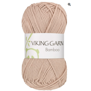 Viking Bamboo 607 Beige Indhold: 50% Bomuld, 50% Bambus Vægt/længde: 50 g = ca. 110 meter Anbefalede pinde: 3.50 - 4.00 mm Strikkefasthed: 10 x 10 cm = 22 m Maskinvask 40°C / Tørres fladt.