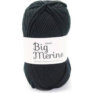 DROPS BIG Merino 04 Sort (Uni Colour) Indhold:100% extra fine Merino uld Garngruppe: Garngruppe: C (16 - 19 masker) / 10 ply / aran / worsted Vægt/længde: 50 gram = ca. 75 meter Anbefalede pinde: 5 mm Strikkefasthed: 10 x 10 cm = 17 m x 22 p Maskinvask, Finvask 40ºC / Brug aldrig skyllemiddel / Tørres fladt.