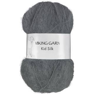 Viking Kid-Silk 315 Mørk grå Indhold: 77% Kid Mohair, 23% silke Vægt/længde: 25 g = ca. 200 meter Anbefalede pinde: 3 mm Strikkefasthed: 10 cm = 24 m Vask: Max 30 °C / Tørres fladt.