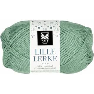 Dale LILLE Lerke 8101 Jadegrøn Indhold: 53% merinould, 47% bomuld Vægt/længde: 50 gram = ca. 142 meter Anbefalede pinde: 2.50 - 3.00 mm Strikkefasthed: 10 cm = 26-28 m Uldvask 30 °C, Brug vaskemiddel til uld/silke, Brug ikke skyllemiddel, Tørres fladt.