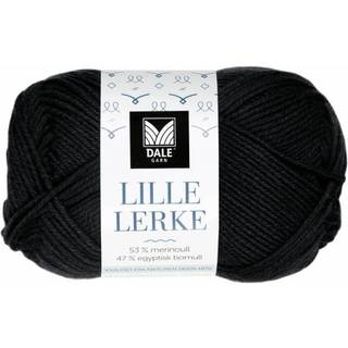 Dale LILLE Lerke 8107 Sort Indhold: 53% merinould, 47% bomuld Vægt/længde: 50 gram = ca. 142 meter Anbefalede pinde: 2.50 - 3.00 mm Strikkefasthed: 10 cm = 26-28 m Uldvask 30 °C, Brug vaskemiddel til uld/silke, Brug ikke skyllemiddel, Tørres fladt.