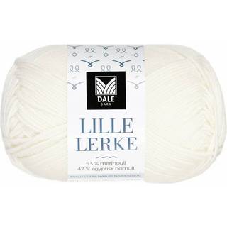 Dale LILLE Lerke 0017 Hvid Indhold: 53% merinould, 47% bomuld Vægt/længde: 50 gram = ca. 142 meter Anbefalede pinde: 2.50 - 3.00 mm Strikkefasthed: 10 cm = 26-28 m Uldvask 30 °C, Brug vaskemiddel til uld/silke, Brug ikke skyllemiddel, Tørres fladt.