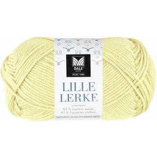 Dale LILLE Lerke 8177 Lys gul Indhold: 53% merinould, 47% bomuld Vægt/længde: 50 gram = ca. 142 meter Anbefalede pinde: 2.50 - 3.00 mm Strikkefasthed: 10 cm = 26-28 m Uldvask 30 °C, Brug vaskemiddel til uld/silke, Brug ikke skyllemiddel, Tørres fladt.