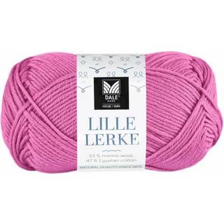 Dale LILLE Lerke 8176 Fuchsia Indhold: 53% merinould, 47% bomuld Vægt/længde: 50 gram = ca. 142 meter Anbefalede pinde: 2.50 - 3.00 mm Strikkefasthed: 10 cm = 26-28 m Uldvask 30 °C, Brug vaskemiddel til uld/silke, Brug ikke skyllemiddel, Tørres fladt.