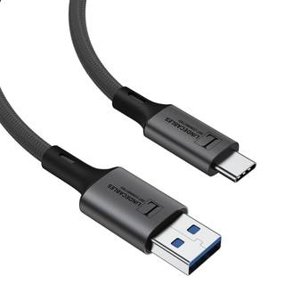 LindeCables USB-C til USB-A 3.2 Gen.1 Premium kabel - 3 m Grå Type: USB-C til USB-A Strømforsyning: Kan levere op til 5V, 3A (15W) Dataoverførselshastighed: Op til 5 Gbps Kompatibilitet: Kompatibel med en bred vifte af USB-C og USB-A enheder Holdbarhed: Robust aluminiumshus af høj kvalitet kombineret med et holdbart, flettet kabel for øget styrke og fleksibilitet.