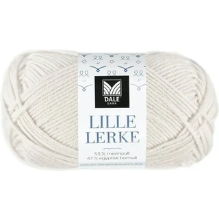 Dale LILLE Lerke 8166 Kitt Indhold: 53% merinould, 47% bomuld Vægt/længde: 50 gram = ca. 142 meter Anbefalede pinde: 2.50 - 3.00 mm Strikkefasthed: 10 cm = 26-28 m Uldvask 30 °C, Brug vaskemiddel til uld/silke, Brug ikke skyllemiddel, Tørres fladt.