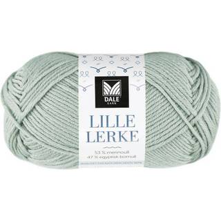 Dale LILLE Lerke 8137 Lys Jade Indhold: 53% merinould, 47% bomuld Vægt/længde: 50 gram = ca. 142 meter Anbefalede pinde: 2.50 - 3.00 mm Strikkefasthed: 10 cm = 26-28 m Uldvask 30 °C, Brug vaskemiddel til uld/silke, Brug ikke skyllemiddel, Tørres fladt.