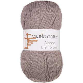 Viking Alpaca Liten Storm 767 Lavendel Indhold: 40 % alpaca superfine, 40% merino uld, 20 % nylon fiber Vægt/længde: 50 g. = ca. 175 meter Anbefalede pinde: 3 mm Strikkefasthed: 10 x 10 cm = 25 m Vask: Uldvask ved 30 ℃.