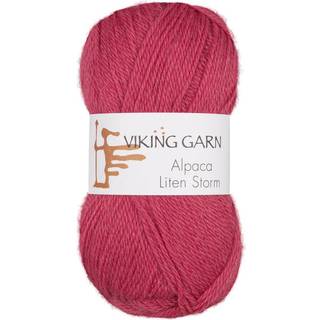 Viking Alpaca Liten Storm 761 Kirsebær Indhold: 40 % alpaca superfine, 40% merino uld, 20 % nylon fiber Vægt/længde: 50 g. = ca. 175 meter Anbefalede pinde: 3 mm Strikkefasthed: 10 x 10 cm = 25 m Vask: Uldvask ved 30 ℃.