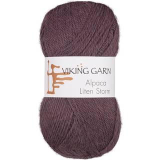 Viking Alpaca Liten Storm 768 Lilla Indhold: 40 % alpaca superfine, 40% merino uld, 20 % nylon fiber Vægt/længde: 50 g. = ca. 175 meter Anbefalede pinde: 3 mm Strikkefasthed: 10 x 10 cm = 25 m Vask: Uldvask ved 30 ℃.