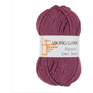Viking Alpaca Liten Storm 769 Lys lyng Indhold: 40 % alpaca superfine, 40% merino uld, 20 % nylon fiber Vægt/længde: 50 g. = ca. 175 meter Anbefalede pinde: 3 mm Strikkefasthed: 10 x 10 cm = 25 m Vask: Uldvask ved 30 ℃.