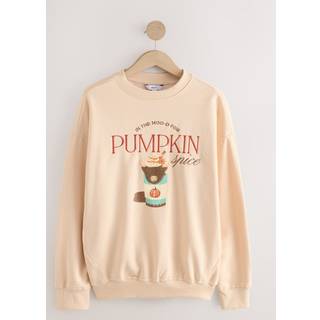 Next Afslappet pasform Hamish The Highland Cow Sweatshirt med efterårs- og græskarkrydderi-latteprint og'sæsonbestemt grafisk Tryk og kraftig bouclé-detalje