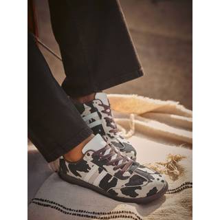 Yours Curve Yours Curve Extra Wide Fit Cow Print Retro Stripe Trainers