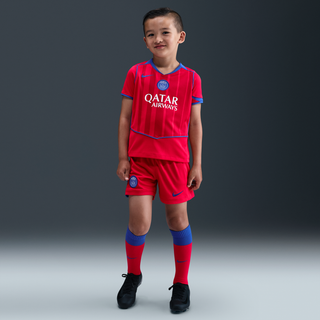 Paris Saint-Germain 2025/26 Stadium Third Nike Dri-FIT Total 90 Football-sæt i tre dele til mindre børn - rød - XS