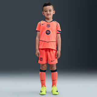 FC Barcelona 2025/26 Stadium Third Nike Dri-FIT Total 90-fodboldsæt i tre dele til mindre børn - Orange