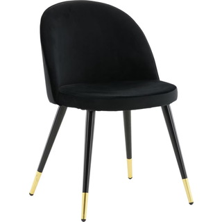Velvet spisebordsstol i sort velour med messingdetaljer