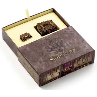 Harry Potter: Monster Book Keychain and Pin Badge Gift Set