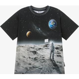 Molo Riley T-shirts Moon Traveller  Moon Traveller 104 cm  Sort  104 cm  mand