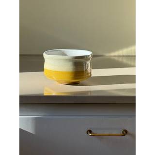 Matcha Skål i Gul og Hvid Keramik – Japansk Design
