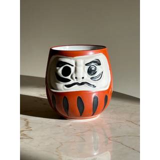 Japansk Daruma krus – rød porcelæn uden hank (350 ml)