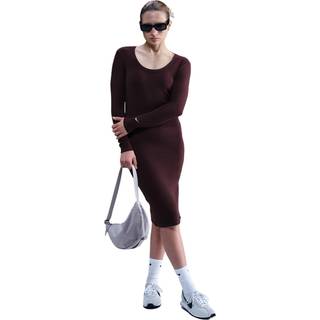 Tætsiddende maskinstrikket Nike Chill-midi-kjole i minirib med lange ærmer til kvinder - rød - XXL (EU 52-54)