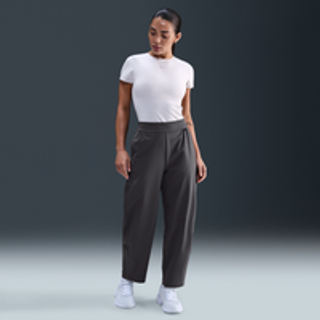 Løstsiddende Nike 24.7 PerfectStretch Dri-FIT Barrel-Leg-bukser med høj talje til kvinder - grå - XL (EU 48-50)