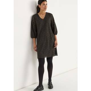 V-udskåret blondekjole