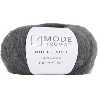 Mode at Rowan Mohair Soft 10209 Charcoal Materiale: 60% mohair, 40% uld Vægt/længde: 50 g = ca 125 meter Anbefalede pinde: 5.50 mm Strikkefasthed: 10 cm x 10 cm = 16 m x 20 p Vask: Håndvask / Må ikke tørretumbles eller stryges.