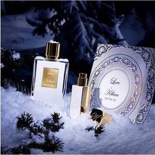 Kilian-Paris The-Narcotics Love,-dont-be-shyIcon Set Love don't be Shy 1 Love don't be Shy Eau de Parfum Spray 50 ml + 1 Talisman Travel Spray Love don't be Shy Eau de Parfum 7,5 ml 1 Stk. (2.570,00 kr / 1 stk.) - 1 Stk.