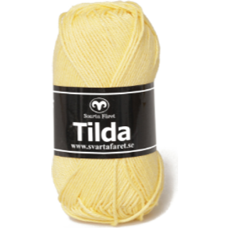 Svarta Fåret Tilda 33 Lysegul Indhold: 50% Bomuld, 50% Akryl Vægt/længde: 50 g = ca. 150 meter Anbefalede pinde: 3.50 mm Strikkefasthed: 10 cm = 26 m Vask: Maskinvask, max 40°C / Tørres fladt.