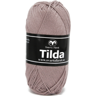 Svarta Fåret Tilda 548 Malva Indhold: 50% Bomuld, 50% Akryl Vægt/længde: 50 g = ca. 150 meter Anbefalede pinde: 3.50 mm Strikkefasthed: 10 cm = 26 m Vask: Maskinvask, max 40°C / Tørres fladt.