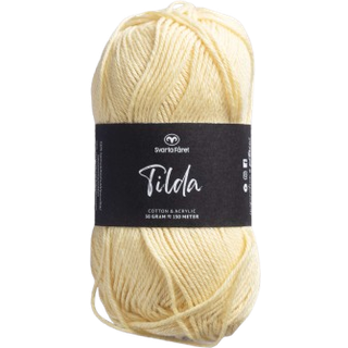 Svarta Fåret Tilda 532 Bleg gul Indhold: 50% Bomuld, 50% Akryl Vægt/længde: 50 g = ca. 150 meter Anbefalede pinde: 3.50 mm Strikkefasthed: 10 cm = 26 m Vask: Maskinvask, max 40°C / Tørres fladt.