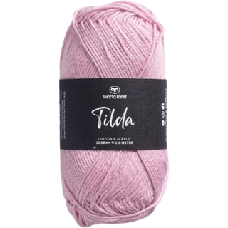 Svarta Fåret Tilda 40 Rosa Indhold: 50% Bomuld, 50% Akryl Vægt/længde: 50 g = ca. 150 meter Anbefalede pinde: 3.50 mm Strikkefasthed: 10 cm = 26 m Vask: Maskinvask, max 40°C / Tørres fladt.