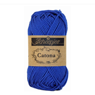 Scheepjes Catona 201 Electric Blue Indhold: 100% merceriseret bomuld Anbefalede pinde: 2.50-3.00 mm Vægt/løbelængde: 50 gr = ca. 125 meter Strikkefasthed: 10 x0 10 cm = 26 m x 36 p med 2,5 mm Maskinvask 40°C / Tørres fladt.