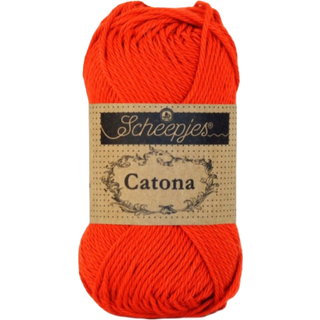 Scheepjes Catona 390 Poppy Rose Indhold: 100% merceriseret bomuld Anbefalede pinde: 2.50-3.00 mm Vægt/løbelængde: 50 gr = ca. 125 meter Strikkefasthed: 10 x0 10 cm = 26 m x 36 p med 2,5 mm Maskinvask 40°C / Tørres fladt.