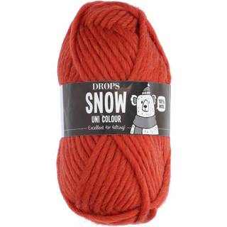 DROPS Snow Uni Colour 07 Orange (Uni Colour) Indhold: 100% Uld Garngruppe: E (9 - 11 masker)/ 14 ply / super bulky Vægt/længde: 50 gram = ca. 50 meter Anbefalede pinde: 9 mm Strikkefasthed: 10 x 10 cm = 10 m x 14 p Vask: Håndvask, max 30°C / Tørres fladt / Kan filtes.