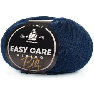 Mayflower Easy Care BIG 109 Midnatsblå Indhold: 100% ren merinould Vægt/længde: 50 g = ca. 85 m Anbefalede pinde: 5.00 mm Strikkefasthed: 10 x 10 cm = 18 m x 26 p Vask: Maskinvask ved 40°C / Anvend ikke alm. flydende vaskemiddel / Flydende uldvaskemiddel kan anvendes.