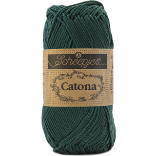 Scheepjes Catona 525 Fir Indhold: 100% merceriseret bomuld Anbefalede pinde: 2.50-3.00 mm Vægt/løbelængde: 50 gr = ca. 125 meter Strikkefasthed: 10 x0 10 cm = 26 m x 36 p med 2,5 mm Maskinvask 40°C / Tørres fladt.