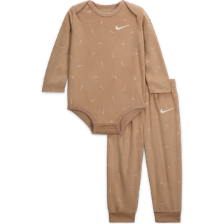 Nike Baby Essentials-sæt med heldragt og bukser til babyer (6-12 mdr.) - brun - 12M
