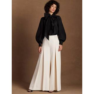 Ro & Zo Ro & Zo Bow Detail Blouse