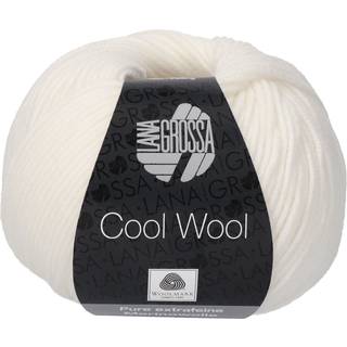 Lana Grossa Cool Wool 431 Hvid Indhold:100% ren ny, ekstrafin merinould Vægt/Længde:50 g = ca. 160 meter Anbefalede pinde: 3.00-3.50 mm Strikkefasthed:10 x 10 cm = 24 m x 34 p Vask:Finvask 30º/ Tørres fladt.