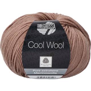 Lana Grossa Cool Wool 2093 Nougat Indhold:100% ren ny, ekstrafin merinould Vægt/Længde:50 g = ca. 160 meter Anbefalede pinde: 3.00-3.50 mm Strikkefasthed:10 x 10 cm = 24 m x 34 p Vask:Finvask 30º/ Tørres fladt.