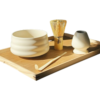 Matcha-sæt med skål, ske, piskeris og holder – mat hvid keramik
