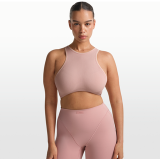 NikeSKIMS Ribbed Seamless Racerneck-bh til kvinder - Pink - 2X