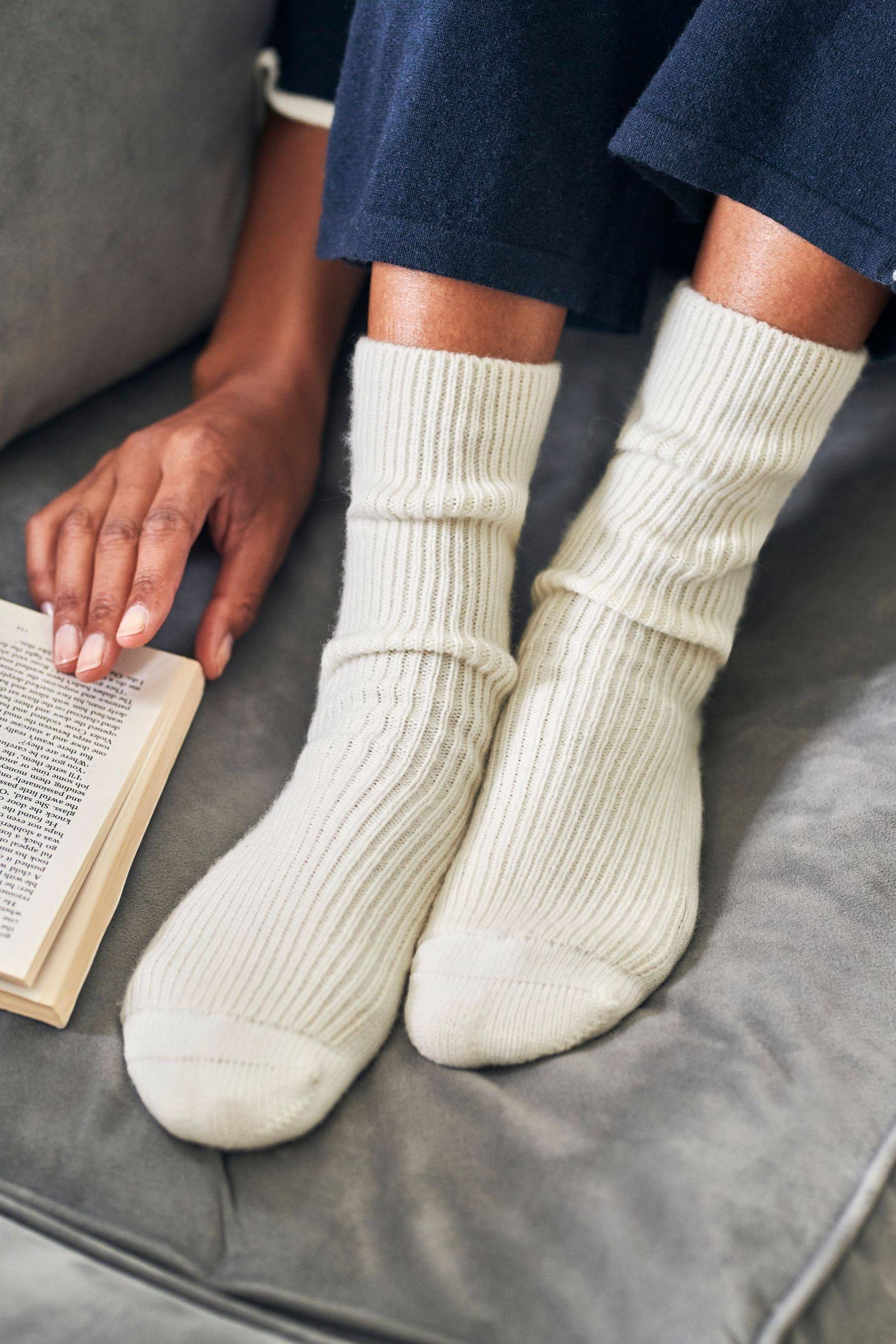 Pure Collection Ribbed Cashmere Blend Socks