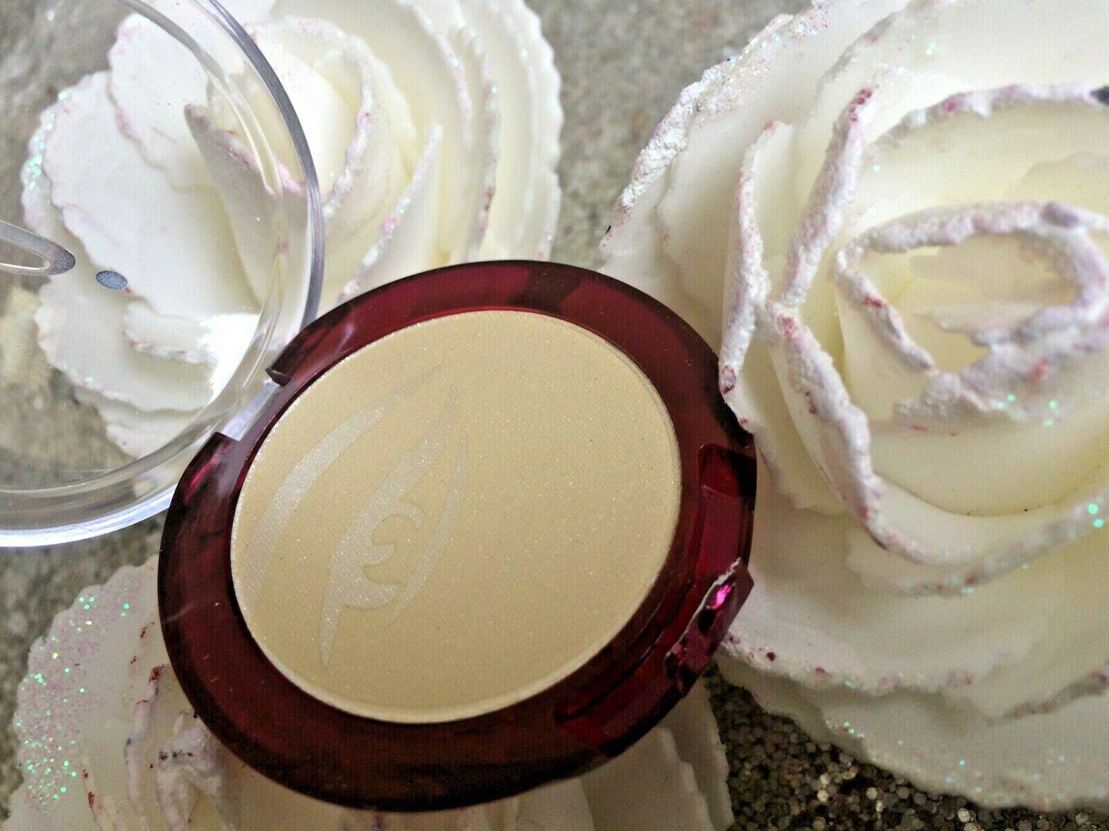 Innoxa Eyeshadow Divine Powder - Ivory