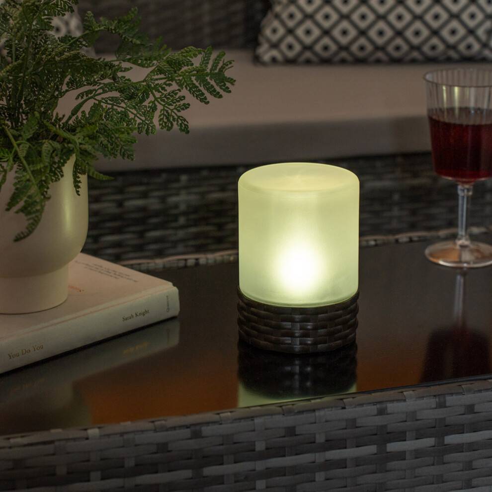 Rattan light shade ValueLights Rattan Solar Powered Outdoor with Glass Shade Table Lamp