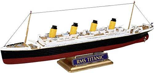 Titanic Revell German 1 1200 R.M.S Titanic Plastic Model